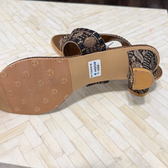 Chic Brown Patterned Heels - Picture 4 of 4